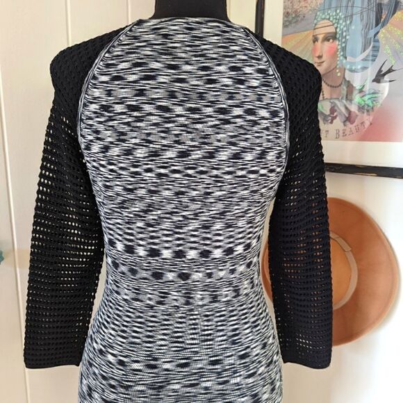Trina Turk Fitted Knit Jersey Dress S Boho Chic Rebel Punk Edgy Soft Goth - Picture 9 of 11
